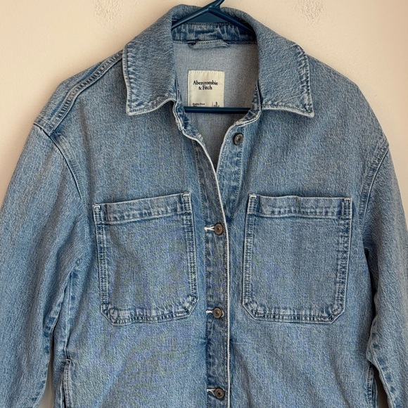 Abercrombie & Fitch Women’s Denim oversized Blue Shacket Jacket small NWOT - Picture 2 of 9